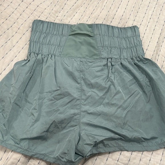Free people high waisted shorts, size S, worn once, great condition - Picture 2 of 3